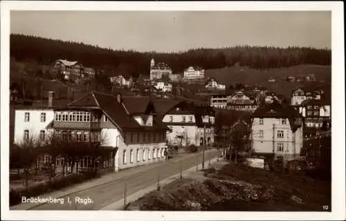 Ak Karpacz Górny Brückenberg Krummhübel Riesengebirge Schlesien, Blick auf den Ort