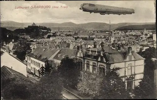 Ak Saarburg an der Saar Bezirk Trier, Zeppelin über der Stadt