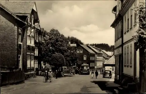Ak Finsterbergen Friedrichroda Thüringen, Strassenansicht, Passanten