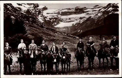 Ak Gavarnie Hautes Pyrénées, Une Caravane en retour du Cirque