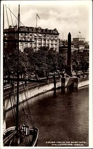 Ak London City England, A River view of the Savoy Hotel and Cleopatra's Needle