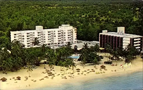 Ak Arawak Saint Ann's Bay Jamaika Jamaica, Hilton, Luftaufnahme von Hotelkomplex und Strand