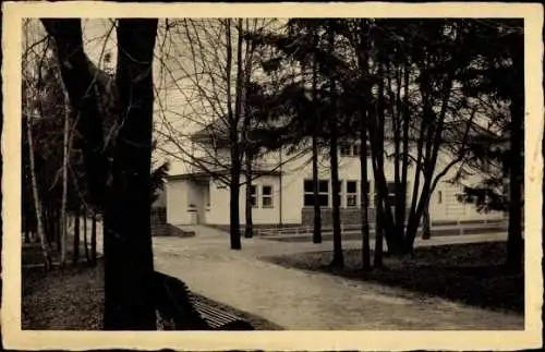 Ak Bad Lausick in Sachsen, Partie am Herrmannsbad, Zandersaal