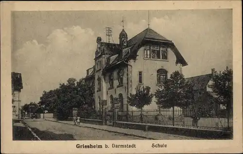 Ak Griesheim in Hessen, Schule, Außenansicht von der Straße