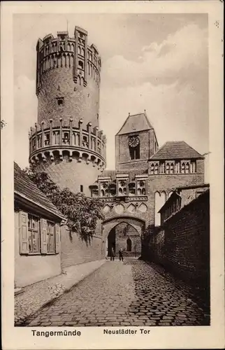 Ak Tangermünde in Sachsen Anhalt, Neustädter Tor, Turm