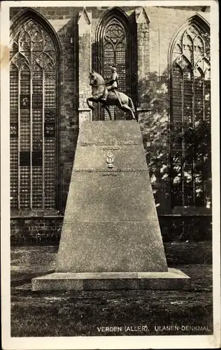 Ak Verden an der Aller, Ulanendenkmal, Kirchenfenster