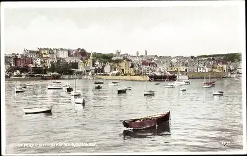 Ak Saint Peter Port Guernsey Kanalinseln, Stadtansicht vom Hafen
