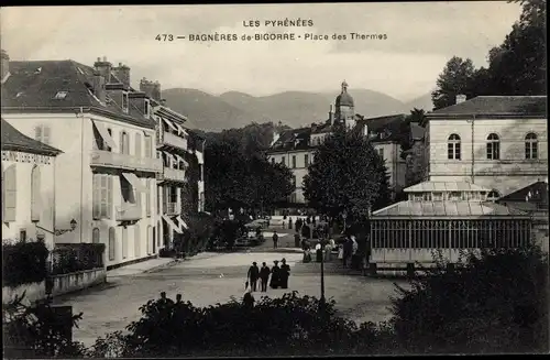 Ak Bagnères de Bigorre Hautes Pyrénées, Place des Thermes