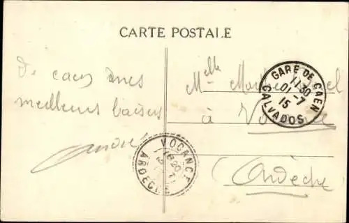 Ak Caen Calvados, Fontaine des trois Graces, Straßenpartie