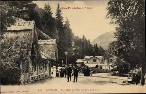 Ak Luchon Haute Garonne, Ortspartie, strohgedecktes Holzhaus