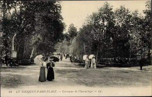 Ak Le Touquet Paris Plage Pas de Calais, Carrefour de l'Hermitage, Damen mit Sonnenschirmen