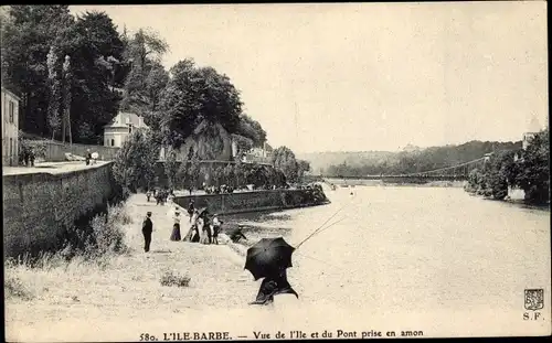 Ak Saint Rambert l'Ile de Barbe Rhône, vue de l'île et du Pont  prise en amon, Uferpartie