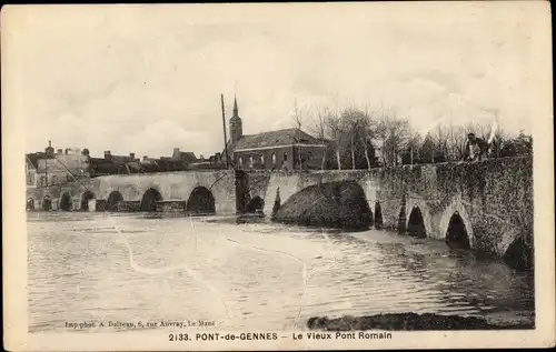 Ak Pont de Gennes Sarthe, le vieux Pont Romain, Église