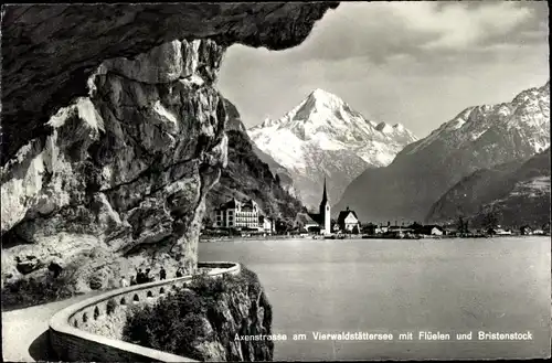 Ak Axenstraße am Vierwaldstättersee Kanton Uri, Flüelen, Bristenstock