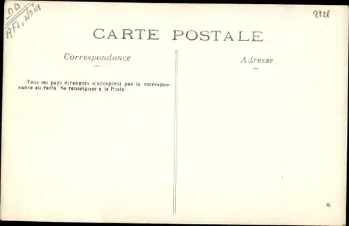 Foto Ak Afrika, Kinder vor einem Gebäude