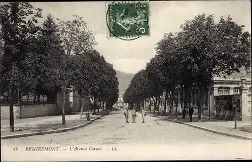 Ak Remiremont Lothringen Vosges, L'Avenue Carnot