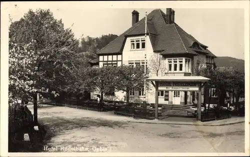 Ak Oybin in Sachsen, Blick auf das Hotel Rodelbahn, August Lange, Straßenpartie