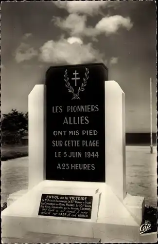 Ak Hermanville sur Mer Calvados, Le Monument Commemoratif du Debarquement
