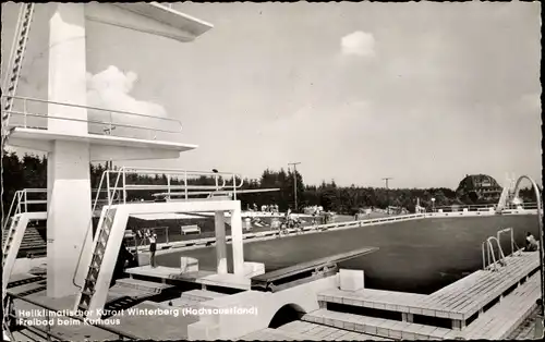 Ak Winterberg im Sauerland, Freibad beim Kurhaus