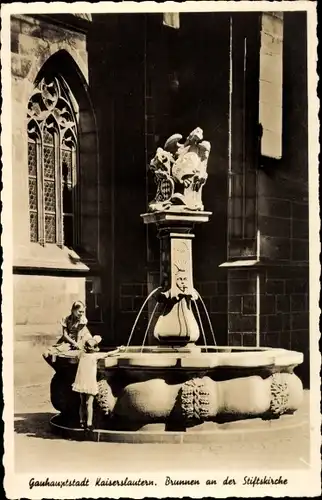 Ak Kaiserslautern in der Pfalz, Brunnen an der Stiftskirche