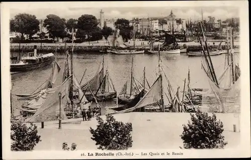 Ak La Rochelle Charente Maritime, les Quais et le Bassin, Segelboote