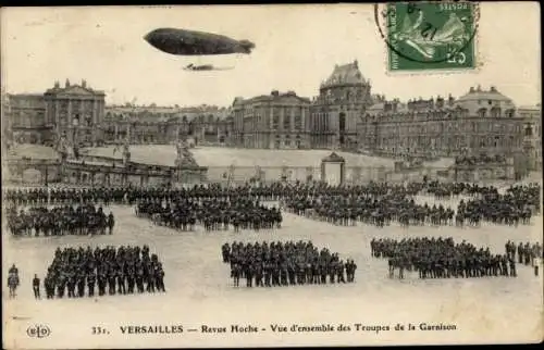 Ak Versailles Yvelines, Revue Hoche, Vue d'ensemble des Troupes de la Garnison