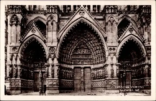 Ak Amiens Somme, le Portail de Notre Dame