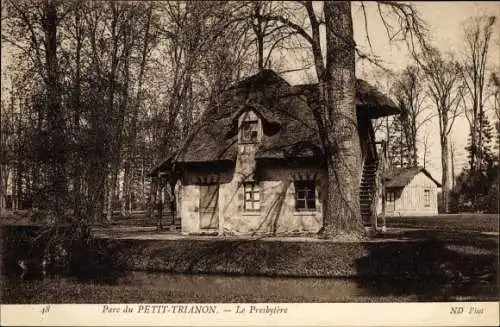 Ak Versailles Yvelines, PArc du Petit Trianon, le Prèsbytère