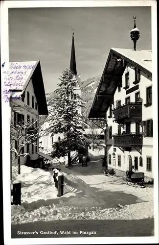 Ak Wald im Pinzgau in Salzburg, Gasthof Strasser, Winter