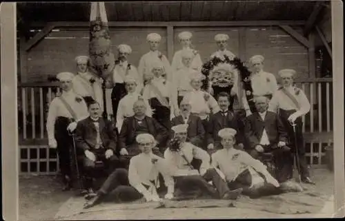 Foto Ak  Gruppenbild Studenten einer schlagenden Verbindung