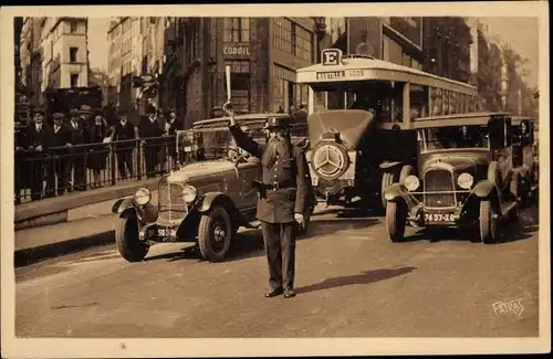 Ak Paris X., L'Agent de la Porte Saint Denis