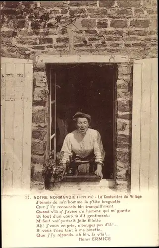 Ak Notre Normandie, La Couturiere du Village, Frau am Fenster