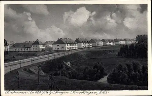 Ak Bergen in der Lüneburger Heide, Truppenübungsplatz, Baracken, Straße