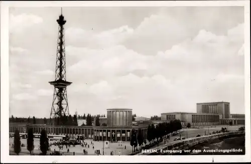 Ak Berlin Charlottenburg Westend, Europazug vor dem Ausstellungsgelände, Funkturm