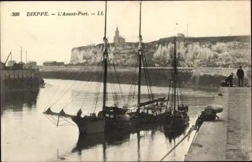 Ak Dieppe Seine Maritime, L'Avant Port