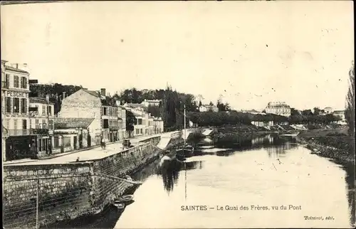 Ak Saintes Charente-Maritime, Le Quai des Freres, vu du Pont