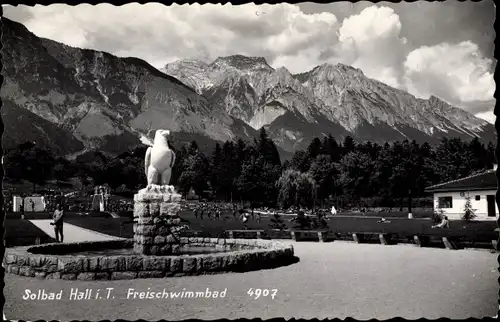 Ak Hall in Tirol, Freischwimmbad, Statue