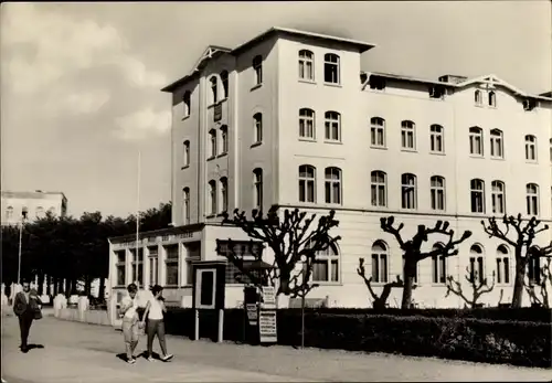 Ak Ostseebad Warnemünde Rostock, FDGB-Erholungsheim "Meer des Friedens"