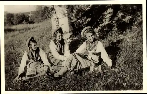 Ak Dalarne Dalarna Schweden, Drei junge Frauen in schwedischen Trachten
