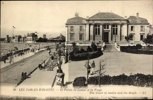 Ak Les Sables d'Olonne Vendée, Le Palais de Justice, La Plage