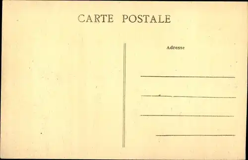 Ak Fougères Ille et Vilaine, La Rue Pinterie, Les Porches