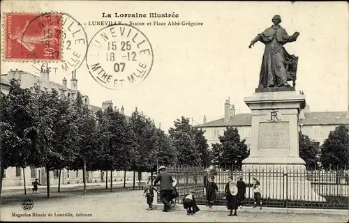 Ak Luneville Meurthe et Moselle, Statue et Place Abbe Gregoire