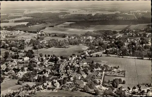 Ak Hermannsburg Südheide in der Lüneburger Heide, Fliegeraufnahme vom Ort