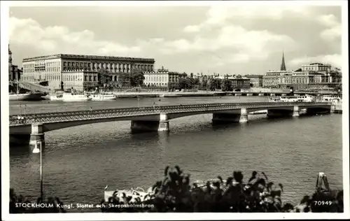 Ak Stockholm Schweden, Kungl. Slottet och Skeppsholmsbron
