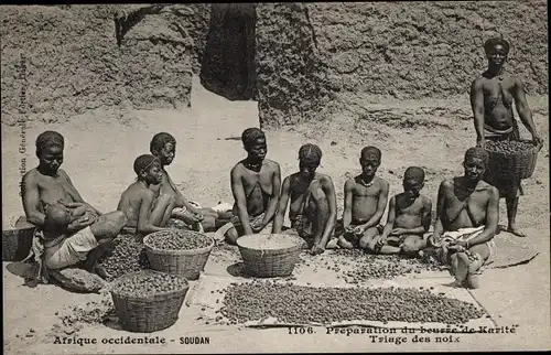 Ak Sudan, Preparation du Beurre de Karite, Triage des Noix, Dorfeinwohner, Walnüsse