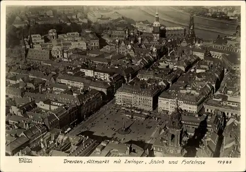 Ak Dresden, Hahn 12985, Altmarkt mit Zwinger, Schloss, Hofkirche, Fliegeraufnahme
