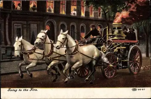 Ak Going to the Fire, Feuerwehr, von drei Pferden gezogener Löschwagen