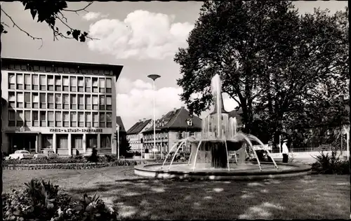 Ak Bad Kissingen Unterfranken Bayern, Sparkasse, Brunnen