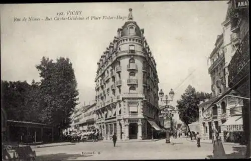 Ak Vichy Allier, Rue de Nimes, Rue Cunin Gridaine, Place Victor Hugo