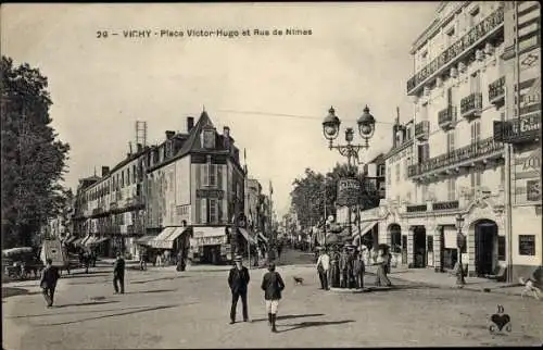 Ak Vichy Allier, Place Victor Hugo, Rue de Nimes